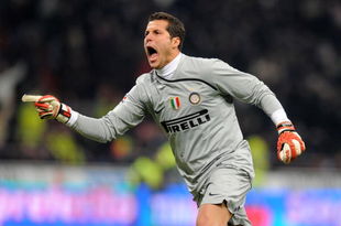 MILAN, ITALY - FEBRUARY 15:  Goalkeeper Julio Cesar of Inter Milan celebrates during the Serie A match between Inter Milan and AC Milan at the Stadio Giuseppe Meazza on February 15, 2009 in Milan, Italy.  (Photo by New Press/Getty Images)