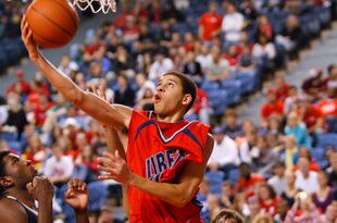 Seth_curry_crop_310x205