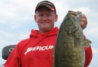 Jon_bondy_smallmouth_033_crop_340x234