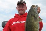 Jon_bondy_smallmouth_033_more_feature