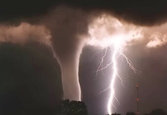 Lighting-and-tornado-storm_crop_340x234