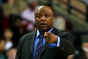 ATLANTA - MARCH 15:  Head coach Leonard Hamilton of the Florida State Seminoles questions a call by an official during the championship game against the Duke Blue Devils in the 2009 ACC Men's Basketball Tournament at the Georgia Dome March 15, 2009 in Atlanta, Georgia.  (Photo by Kevin C. Cox/Getty Images)