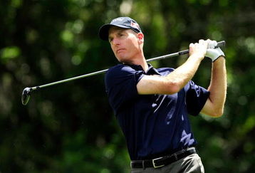 PALM HARBOR, FL - MARCH 19:  Jim Furyk plays a shot on the 6th hole during the first round of the Transitions Championship at the Innisbrook Resort and Golf Club on March 19, 2009 in Palm Harbor, Florida.  (Photo by Sam Greenwood/Getty Images)