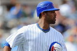 MESA, AZ - MARCH 06:    Derrek Lee #25 of the Chicago Cubs runs to first base during a Spring Training game against the Los Angeles Dodgers at HoHoKam Park on March 6, 2009 in Mesa, Arizona.  (Photo by Lisa Blumenfeld/Getty Images)