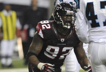 ATLANTA - NOVEMBER 23: Defensive end Chauncey Davis #92 of the Atlanta Falcons cheers a defensive play against a pass by the Carolina Panthers at the Georgia Dome on November 23, 2008 in Atlanta, Georgia.  (Photo by Al Messerschmidt/Getty Images) 