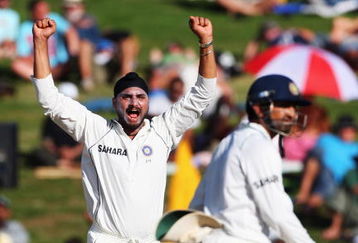 HAMILTON, NEW ZEALAND - MARCH 21:  Harbhajan Singh of India celebrates his wicket of Iain O'Brien of New Zealand during day four of the First Test match between New Zealand and India at Seddon Park on March 21, 2009 in Hamilton, New Zealand.  (Photo by Phil Walter/Getty Images)