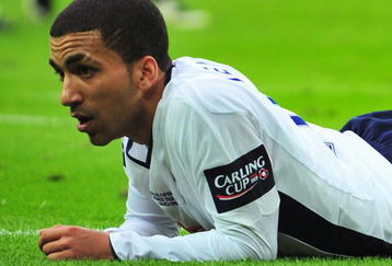 LONDON - MARCH 01:  A grounded Aaron Lennon of Tottenham Hotspur looks on during the Carling Cup Final match between Manchester United and Tottenham Hotspur at Wembley Stadium on March 1, 2009 in London, England.  (Photo by Mike Hewitt/Getty Images)