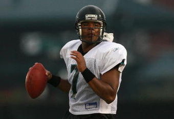 JACKSONVILLE, FL - JULY 31:  Byron Leftwich #7 of the Jacksonville Jaguars works out during training camp at Alltel Stadium practice facililty on July 31, 2007 in Jacksonville, Florida. (Photo by Doug Benc/Getty Images)