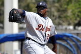 DUNEDIN, FL - FEBRUARY 27 :  Pitcher Dontrelle Willis of the Detroit Tigers pitches in relief against the Toronto Blue Jays February 27, 2009 at Dunedin Stadium in Dunedin, Florida.  (Photo by Al Messerschmidt/Getty Images)