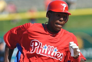 CLEARWATER, FL - FEBRUARY 26:  Outfielder John Mayberry Jr. of the Philadelphia Phillies rounds third base against the Toronto Blue Jays February 26, 2009 at Bright House Field in Clearwater, Florida.  (Photo by Al Messerschmidt/Getty Images)
