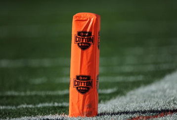 DALLAS - JANUARY 02: The endzone pylon during play between the Mississippi Rebels and the Texas Tech Red Raiders during the AT&T Cotton Bowl on January 2, 2009 at the Cotton Bowl in Dallas, Texas.  (Photo by Ronald Martinez/Getty Images)