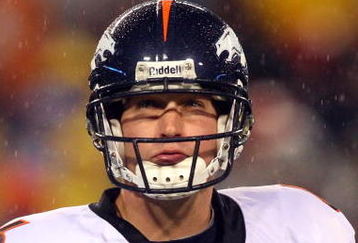 EAST RUTHERFORD, NJ - NOVEMBER 30:  Jay Cutler #6 of the Denver Broncos looks on against the New York Jets on November 30, 2008 at Giants Stadium in East Rutherford, New Jersey.  (Photo by Jim McIsaac/Getty Images)
