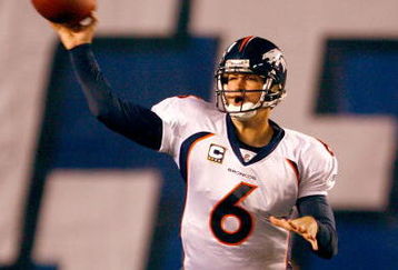 SAN DIEGO - DECEMBER 28:  Quarterback Jay Cutler #6 of the Denver Broncos throws a pass against the San Diego Chargers during the NFL game at Qualcomm Stadium on December 28, 2008 in San Diego, California. The Chargers defeated the Broncos 52--21.  (Photo by Jeff Gross/Getty Images)