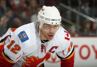 PHILADELPHIA - MARCH 05:Jerome Iginla #12 of the Calgary Flames skates against the Philadelphia Flyers on March 5, 2009 at the Wachovia Center in Philadelphia, Pennsylvania. (Photo by Bruce Bennett/Getty Images)