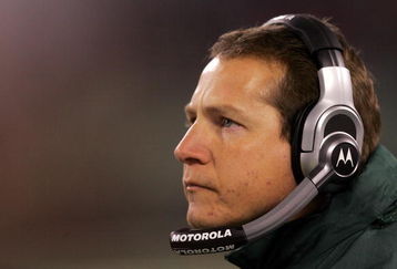 EAST RUTHERFORD, NJ - DECEMBER 09:  Head Coach Eric Mangini of the New York Jets watches from the side lines during the game against the Cleveland Browns on December 9, 2007 at Giants Stadium in East Rutherford, New Jersey.  (Photo by Chris Trotman/Getty Images)