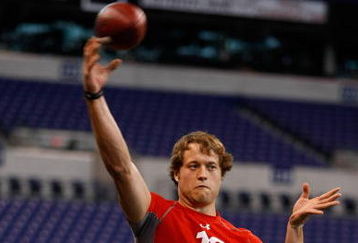 INDIANAPOLIS, IN - FEBRUARY 22:  Quarterback Matthew Stafford of Georgia passes the football during the NFL Scouting Combine at Lucas Oil Stadium on February 22, 2009 in Indianapolis, Indiana. (Photo by Scott Boehm/Getty Images)