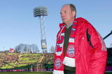 MUNICH, GERMANY - FEBURARY 5:  Uli Hoeness, Manager of Bayern walks of the pitch before The Bundesliga match between FC Bayern Munich and 04 Bayer Leverkusen at The Olympic Stadium on Feburary 5, 2005 in Munich, Germany.  (Photo by Stuart Franklin/Getty Images)
