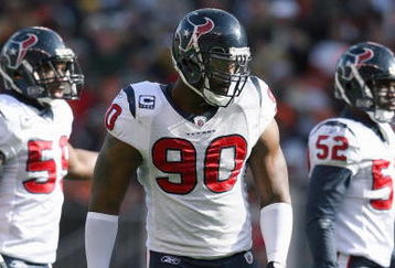 CLEVELAND - NOVEMBER 23:  Mario Williams #90  of the Houston Texans walks on the field during the NFL game against the Cleveland Browns at Cleveland Browns Stadium on November 23, 2008 in Cleveland, Ohio.  (Photo by Andy Lyons/Getty Images)