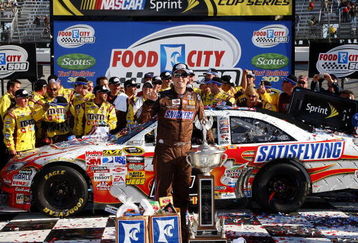 BRISTOL, TN - MARCH 22:  Kyle Busch, driver of the #18 Snickers Toyota, poses in victory lane after winning the NASCAR Sprint Cup Series Food City 500 at Bristol Motor Speedway on March 22, 2009 in Bristol, Tennessee.  (Photo by John Harrelson/Getty Images)
