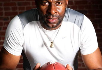 PALO ALTO, CA - OCTOBER 08:  Former NFL player Jerry Rice poses for a portrait at Stanford Universtiy on September 8, 2007 in Palo Alto, California.  (Photo by Jed Jacobsohn/Getty Images)