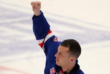 NEW YORK - MARCH 15: Sean Avery #16 of the New York Rangers acknowledges the crowd after being named first star of the game after a 4-1 defeat of the Philadelphia Flyers on March 15, 2009 at Madison Square Garden in New York City. The Rangers defeated the Flyers 4-1. (Photo by Bruce Bennett/Getty Images)