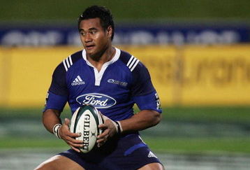 AUCKLAND, NEW ZEALAND - APRIL 14: Isaia Toeava of the Blues runs with the ball during the round 11 Super 14 match between the Blues and the Sharks at North Harbour Stadium April 14, 2007 in Auckland, New Zealand.  (Photo by Phil Walter/Getty Images)