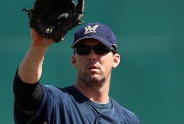 GOODYEAR , AZ - MARCH 06:  Trot Nixon #3 of the Milwaukee Brewers warms up before the spring training game against the Cleveland Indians at Goodyear Ballpark on March 6, 2009 in Goodyear, Arizona. The Brewers defeated the Indians 17-7.  (Photo by Christian Petersen/Getty Images)