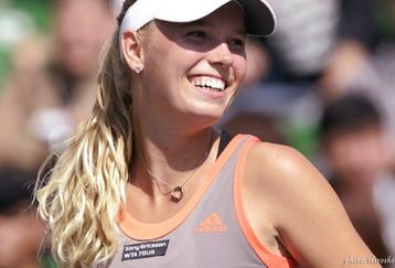 Caroline_smile_feature