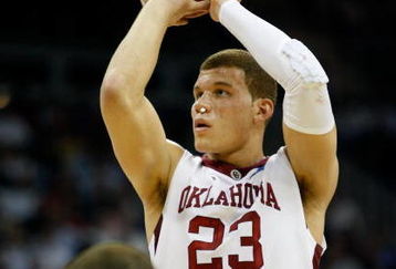 KANSAS CITY, MO - MARCH 21:  Blake Griffin #23 of the Oklahoma Sooners sets up for the free throw during their second round game against the Michigan Wolverines the NCAA Division I Men's Basketball Tournament at the Sprint Center on March 21, 2009 in Kansas City, Missouri.  The Sooners defeated the Wolverines 73-63.  (Photo by Jamie Squire/Getty Images)