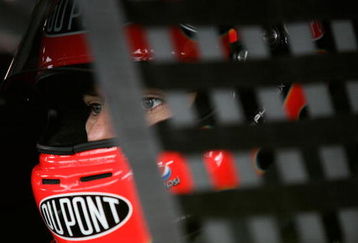 MARTINSVILLE, VA - MARCH 27: Jeff Gordon, driver of the #24 DuPont Chevolet, sits in his car prior to practice for the NASCAR Sprint Cup Series Goody�s Fast Pain Relief 500 at the Martinsville Speedway on March 27, 2009 in Martinsville, Virginia.  (Photo by Geoff Burke/Getty Images)