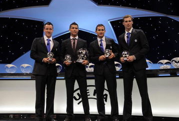 MONTE CARLO, MONACO - AUGUST 28:  John Terry (L) of Chelsea Cristiano Ronaldo (2.L) of Manchester United Frank Lampard and Petr Cech (R) of Chelsea are photographerd after recieving the 2007/2008 UEFA best Defender, Forward, Midfielder and Goalkeeper of the Season award at the UEFA Champions League Draw for the 2008/2009 season at the Grimaldi Forum on August 28, 2008 in Monte Carlo, Monaco.  (Photo by Denis Doyle/Getty Images)