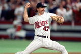 MINNEAPOLIS - OCTOBER 1991:  Pitcher Jack Morris #47 of the Minnesota Twins pitches during the 1991 World Series game against the Atlanta Braves in October of 1991 at the Metrodome in Minneapolis, Minnesota.  (Photo by Rick Stewart/Getty Images)