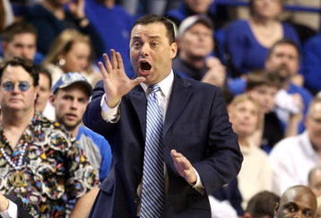 LEXINGTON, KY - FEBRUARY 28: Billy Gillispie the Head Coach of the Kentucky Wildcats gives instructions to his team during the SEC game against the LSU Tigers at Rupp Arena on February 28, 2009 in Lexington, Kentucky. LSU won 73-70. (Photo by Andy Lyons/Getty Images)