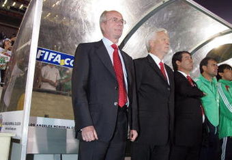 LOS ANGELES, CA - SEPTEMBER 24:  Head Coach Sven Goran Eriksson of Mexico looks on from the bench area just prior to their International Friendly match against Chile at the Los Angeles Memorial Coliseum on September 24, 2008 in Los Angeles, California.  Chile defeated Mexico 1-0.  (Photo by Victor Decolongon/Getty Images)