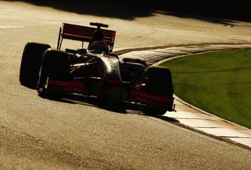 MELBOURNE, AUSTRALIA - MARCH 27:  Lewis Hamilton of Great Britain and McLaren Mercedes drives during practice for the Australian Formula One Grand Prix at the Albert Park Circuit on March 27, 2009 in Melbourne, Australia.  (Photo by Mark Thompson/Getty Images)