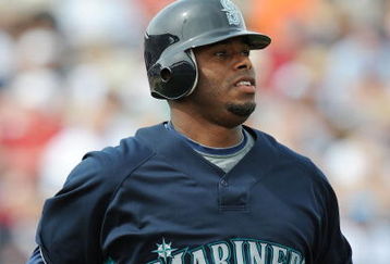 PEORIA, AZ - MARCH 08:  Ken Griffey Jr. #24 of the Seattle Mariners runs to first base during a Spring Training game against the Arizona Diamondbacks at Peoria Stadium on March 8, 2009 in Peoria, Arizona.  (Photo by Lisa Blumenfeld/Getty Images)