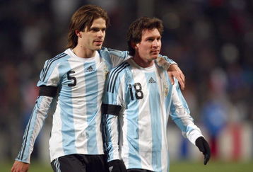 MARSEILLE, FRANCE - FEBRUARY 11:  Lionel Messi (R) walks off with team mate Fernando Gago (L) after the 2-0 victory during the International Friendly match between France and Argentina at the Stade Velodrome on February 11, 2009 in Marseille, France.  (Photo by Michael Steele/Getty Images)