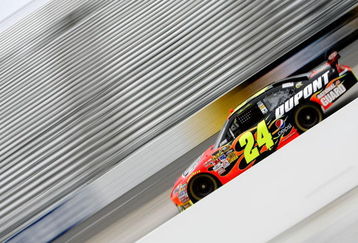 MARTINSVILLE, VA - MARCH 27:  Jeff Gordon, driver of the #24 DuPont Chevrolet, drives during practice for the NASCAR Sprint Cup Series Goody�s Fast Pain Relief 500 at the Martinsville Speedway on March 27, 2009 in Martinsville, Virginia.  (Photo by Nick Laham/Getty Images for NASCAR)