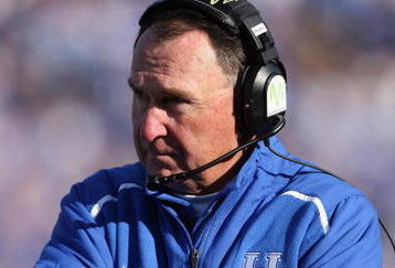 LEXINGTON, KY - NOVEMBER 8:  Head coach Rich Brooks of the Kentucky Wildcats looks on during the game against the Georgia Bulldogs at Commonwealth Stadium on November 8, 2008 in Lexington, Kentucky. (Photo by Andy Lyons/Getty Images)