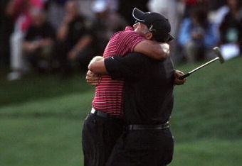 ORLANDO, FL - MARCH 29:  Tiger Woods of the USA holes for a winning birdie at the 18th hole during the final round of the Arnold Palmer Invitational Presented by Mastercard at the Bay Hill Club and Lodge on March 29, 2009 in Orlando, Florida  (Photo by David Cannon/Getty Images)