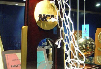 2487842093_4f0c045ed1_crop_340x234
