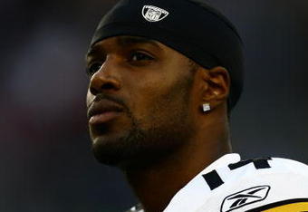 TAMPA, FL - FEBRUARY 01:  Wide receiver Limas Sweed #14 of the Pittsburgh Steelers looks on against the Arizona Cardinals during Super Bowl XLIII on February 1, 2009 at Raymond James Stadium in Tampa, Florida.  (Photo by Chris McGrath/Getty Images)