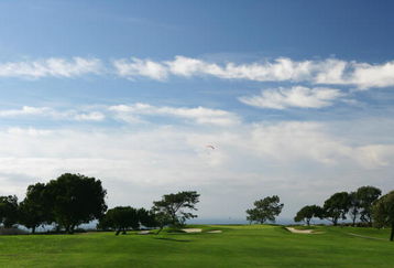 SAN DIEGO, CA- OCTOBER 29: The par 4 13th hole, on the South Course, at Torrey Pines, on October 26, 2005 in San Diego, California, United States.  (Photo by David Cannon/Getty Images)