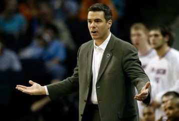CHARLOTTE, NC - MARCH 27:  Head coach Tony Bennett of the Washington State Cougars reacts during the second half against the North Carolina Tar Heels during the 2008 NCAA Men's East Regional Semifinal at Bobcats Arena on March 27, 2008 in Charlotte, North Carolina.  (Photo by Kevin C. Cox/Getty Images)