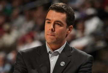 DENVER - MARCH 20:  Head coach Tony Bennett of the Washington St. Cougars reacts during the first round game of the East Regional against the Winthrop Eagles as part of the 2008 NCAA Men's Basketball Tournament at Pepsi Center on March 20, 2008 in Denver, Colorado.  (Photo by Doug Pensinger/Getty Images)