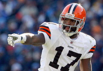 NASHVILLE, TN - DECEMBER 7:   Braylon Edwards #17 of the Cleveland Browns points on the field during the game against the Tennessee Titans on December 7, 2008 at LP Field in Nashville, Tennessee.  (Photo by Kevin C. Cox/Getty Images)