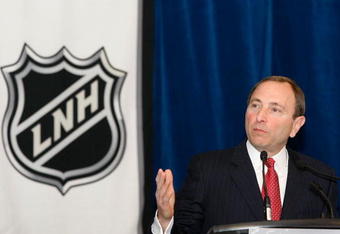 MONTREAL - JANUARY 24:  NHL Commissioner Gary Bettman speaks at the NHL Board of Governors Meeting during the 2009 NHL All-Star weekend on January 24, 2009 at the Bell Centre in Montreal, Canada.  (Photo by Richard Wolowicz/Getty Images)