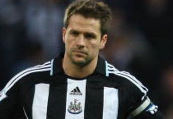 BLACKBURN, UNITED KINGDOM - JANUARY 17:  Michael Owen of Newcastle United shows his frustration during the Barclays Premier League match between Blackburn Rovers and Newcastle United at Ewood Park on January 17, 2009 in Blackburn, England.  (Photo by Laurence Griffiths/Getty Images)