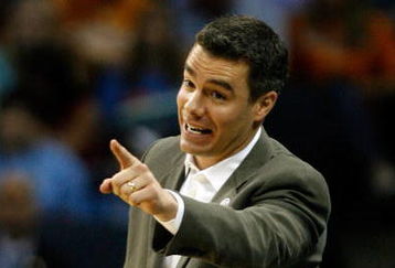 CHARLOTTE, NC - MARCH 27:  Head coach Tony Bennett of the Washington State Cougars points against the North Carolina Tar Heels during the 2008 NCAA Men's East Regional Semifinal at Bobcats Arena on March 27, 2008 in Charlotte, North Carolina.  (Photo by Kevin C. Cox/Getty Images)