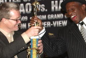 HOLLYWOOD - MARCH 30:  Trainer Freddie Roach and trainer Floyd Mayweather attend 'The Battle of East and West', a promotion for the May 2, 2009 World Junior Welterweight Championship boxing match held at the Roosevelt Hotel on March 30, 2009 in Hollywood, California.  (Photo by Alberto E. Rodriguez/Getty Images)